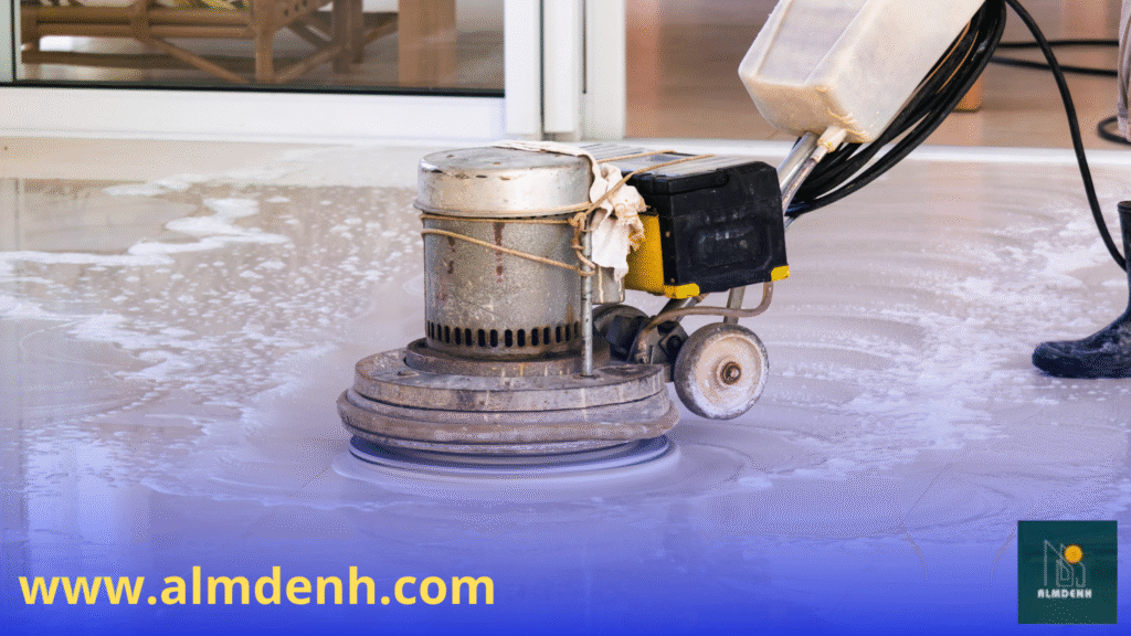 شركة تنظيف في ام القيوين تستخدم معدات حديثة لتنظيف الأرضيات بفعالية