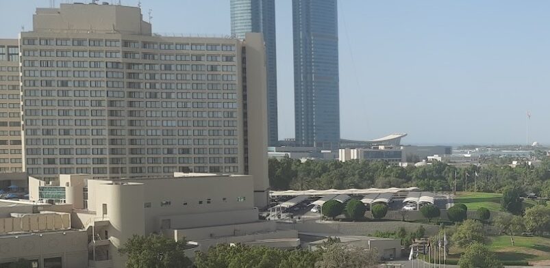 صورة توضح معالم منطقة البطين مع مزيج من الطابع العمراني والموقع المميز