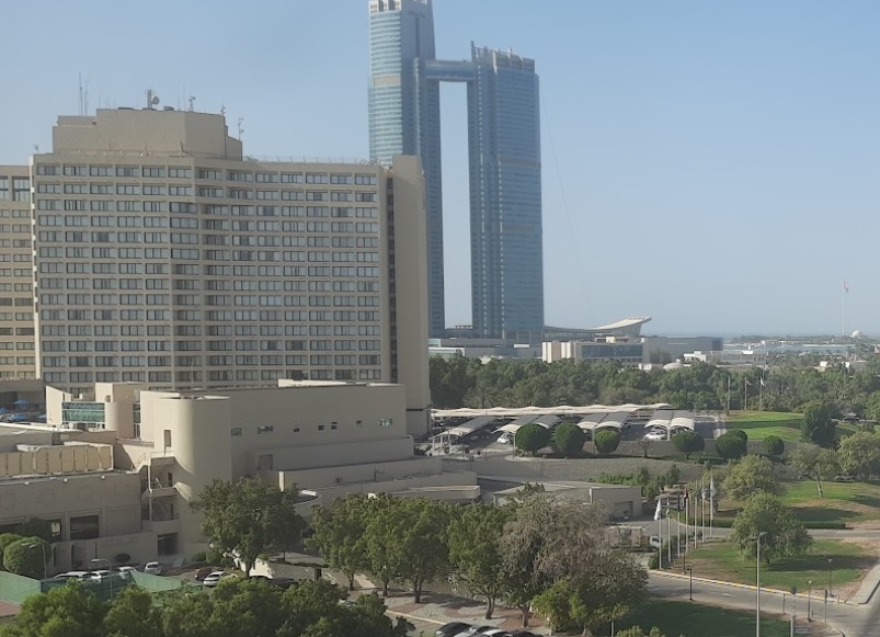 صورة توضح معالم منطقة البطين مع مزيج من الطابع العمراني والموقع المميز