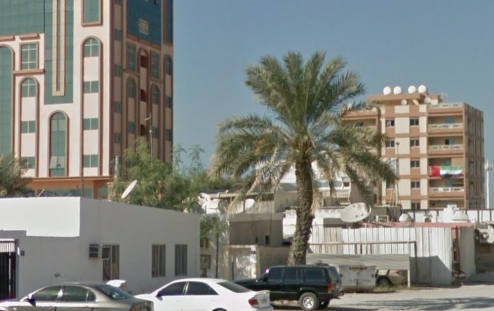صورة لحي الدفان في رأس الخيمة تُظهر ملامحه العمرانية وموقعه الحيوي.