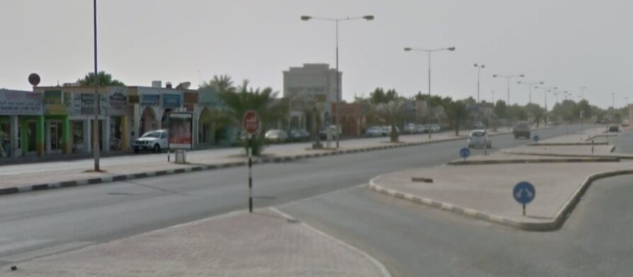 صورة توضح معالم منطقة الراوية مع مظهرها العمراني والهدوء الذي يميزها