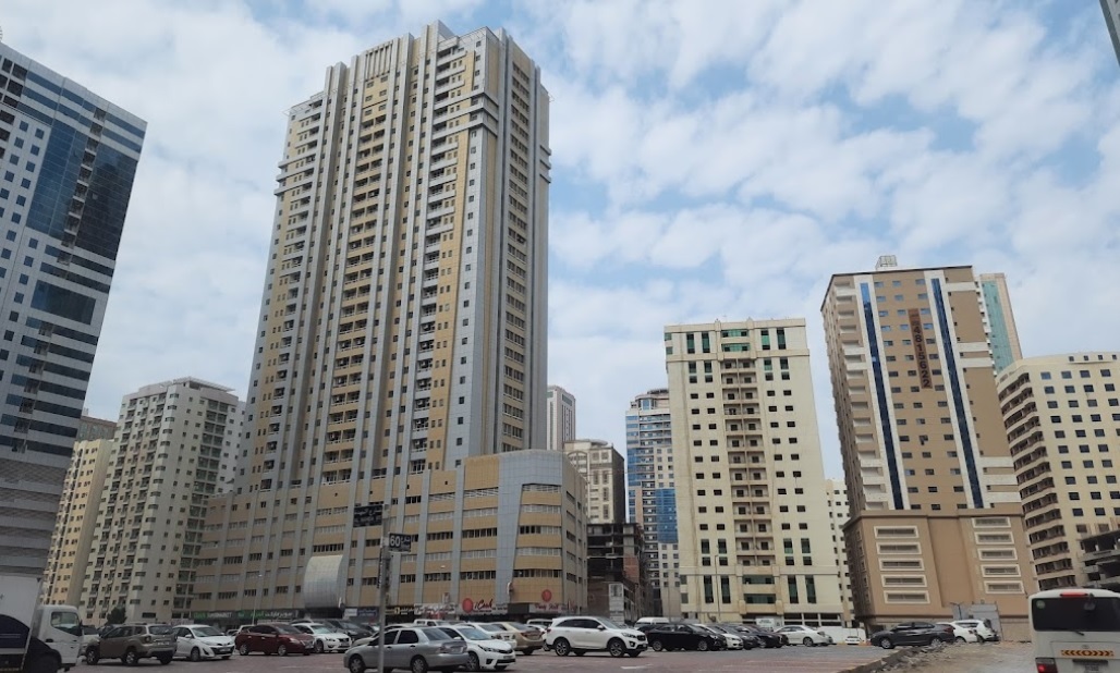 صورة توضح معالم منطقة النهدة العمرانية الحديثة والحياة النابضة فيها